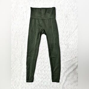 PARAGON High-Waisted Ribbed Green Leggings